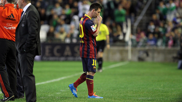 Messi está desgarrado y no jugará hasta 2014