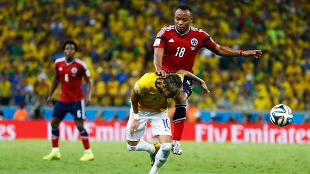 Brasil pidió que sancionen a Camilo Zuñiga por el rodillazo a Neymar