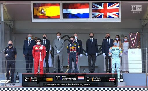 Verstappen, nuevo líder del mundial