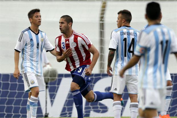 Argentina no pudo doblegar a Paraguay y cayó en su segunda presentación