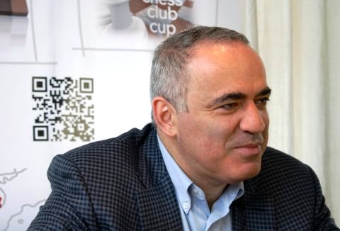 Kasparov vuelve a competir