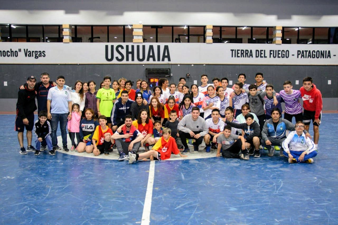 «Los de Siempre» se quedaron con el 1° Ushuaia Mix de futsal