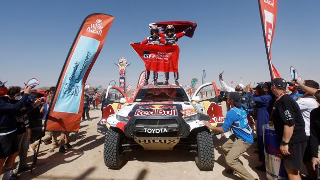 Al Attiyah y Sunderland dueños del Dakar en autos y motos